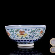 Porcelain bowl with Doucai glaze ‘Flowers’, with Daoguang seal