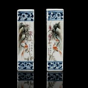 Pair of glazed oprcelain vases ‘Birds’, Minguo period