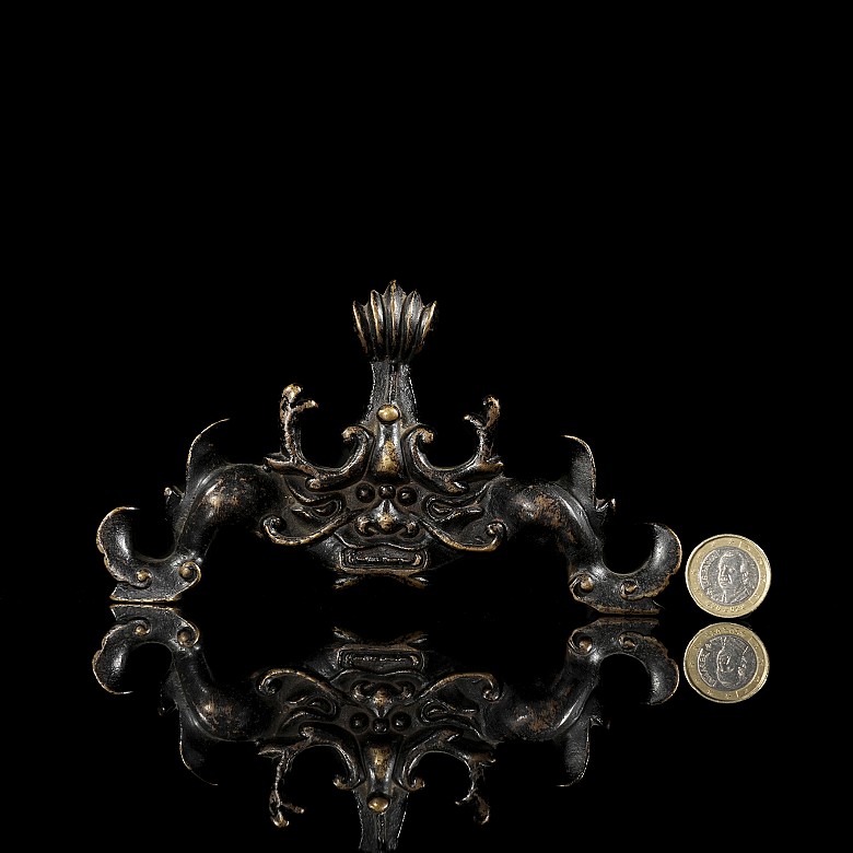 Bronze ‘Dragon’ brush stand, Qing dynasty