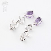 Earrings in 18k white gold, with amethysts and diamonds.