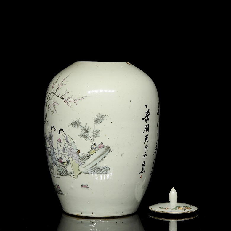 Vase with lid, pink family, ‘Ladies and poem’, 20th century