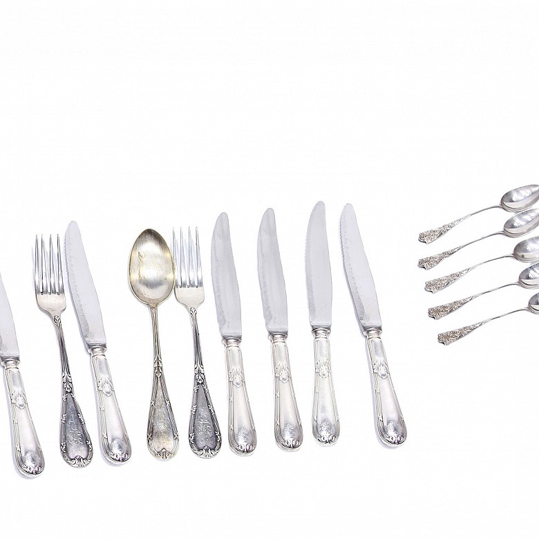 Lot of silver cutlery.