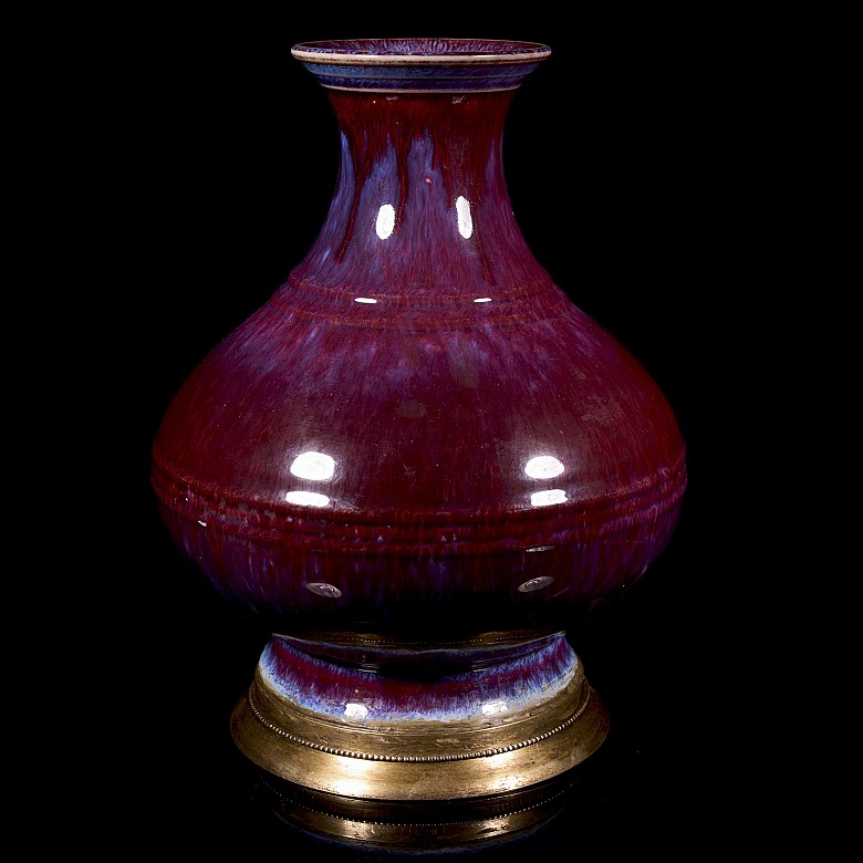 Ceramic vase with “flambé” glaze, Qing dynasty