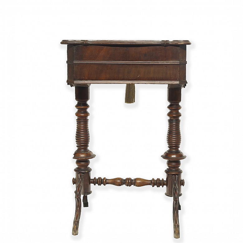 Wooden sewing table, 19th century - 3