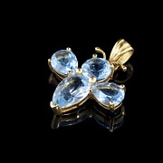 Topaz pendant in yellow gold