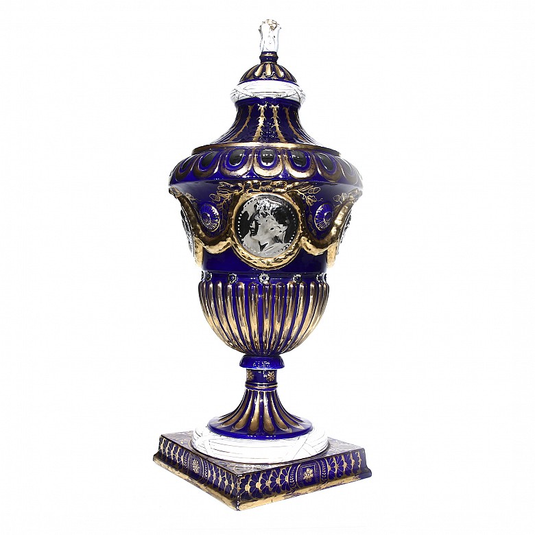 Decorative vase in neoclassical style, 20th century