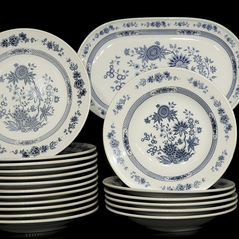 Porcelain tableware with floral decoration, 20th century