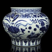 Vase with handles, blue and white, Yuan style