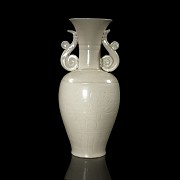 Yuan-style ‘Dingyao’ glazed ceramic vase