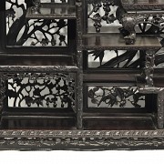 Chinese carved wooden bookshelf, 20th century