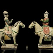 Pair of ceramic horsemen, Ming dynasty - 2