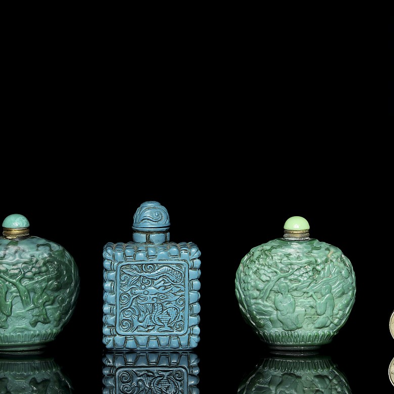 Set of three snuff bottles, 20th century