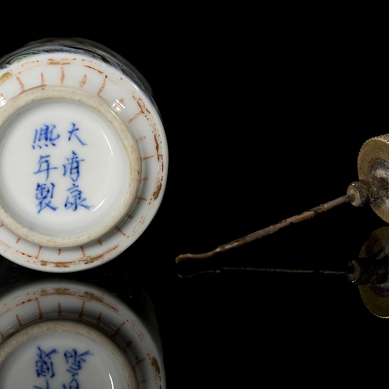 Porcelain snuff bottle ‘Tiger and Poem’, with Kangxi stamp