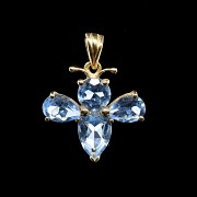 Topaz pendant in yellow gold