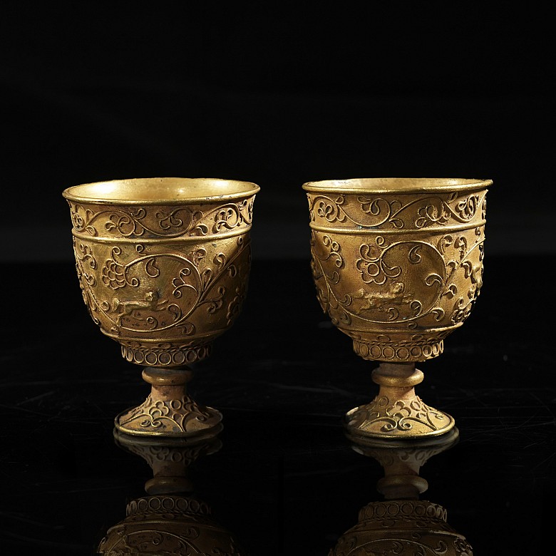 Pair of gilt-bronze cups, Tang style