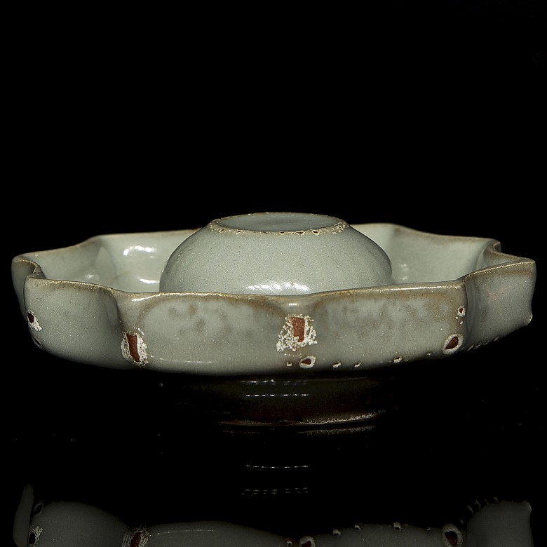 Small celadon ceramic vessel, Song style