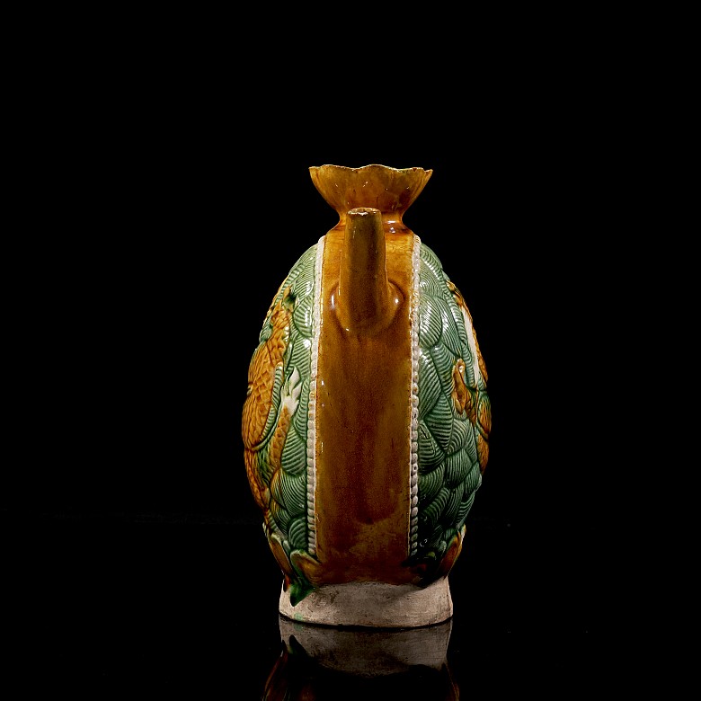 Three-color glazed ceramic jug, Liao style