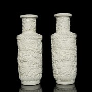 Pair of white porcelain vases, Qing dynasty