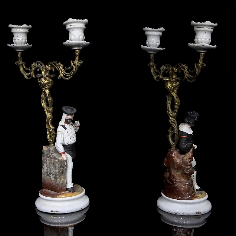 Pareja de candelabros de porcelana alemana, S.XX