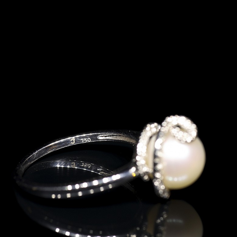 18kt white gold ring with pearl and diamonds - 4