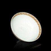 Enameled bowl with 