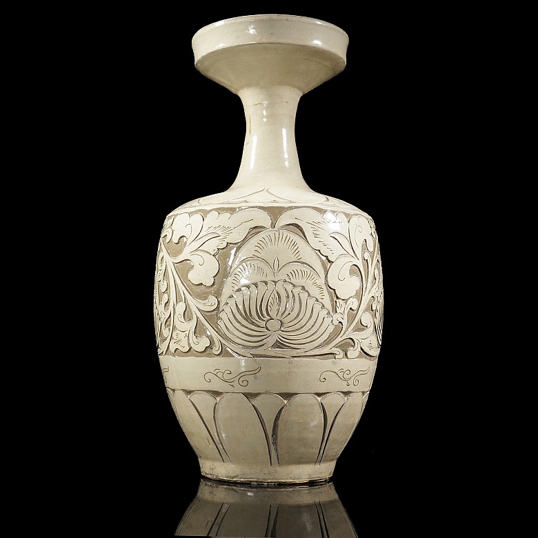 Ceramic ‘Baisha’ vase, Song dynasty