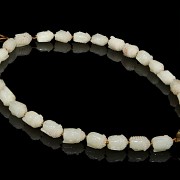 Necklace with white jade beads, Qing dynasty