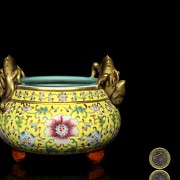 Censer with yellow background and dragons, 20th century