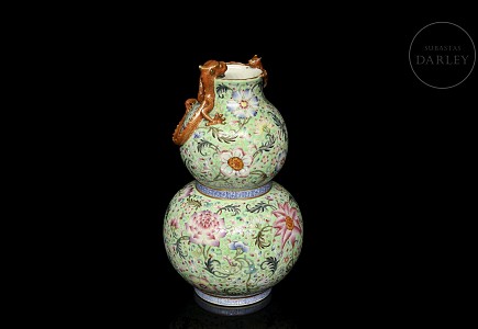 Asian Porcelain & Ceramics