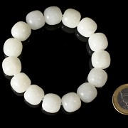 Fifteen-bead bracelet of carved white jade, Qing dynasty