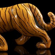 Glazed ceramic ‘Tiger’ figure, Qing dynasty