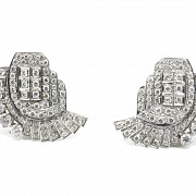 Earrings in 18k white gold and diamonds.