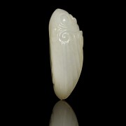 Carved white jade cicada, Zhou dynasty