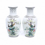 Pair of glazed porcelain vases, China, 20th century