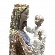 Lladró, “Madonna con niño”