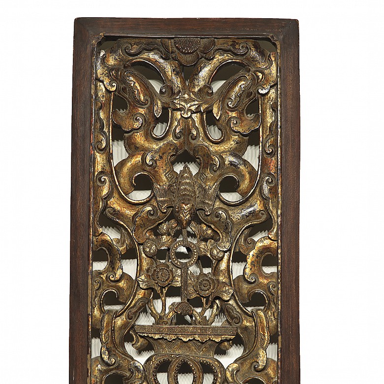 Carved wooden panel ‘Dragons and Bats’, Qing dynasty