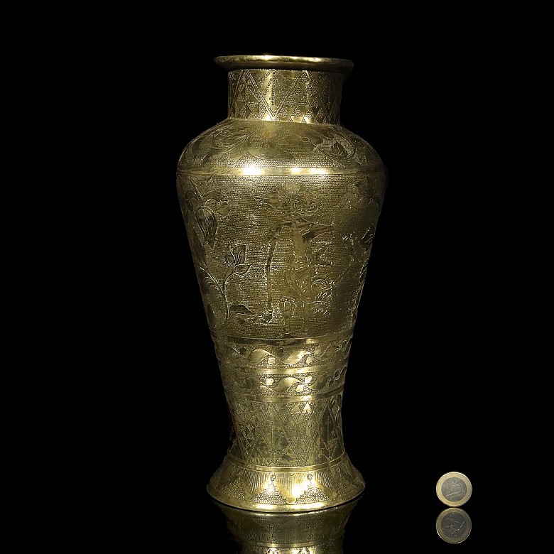 Engraved brass vase, Asia, 20th century - 6