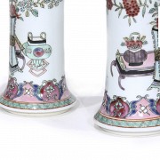 Pair of Chinese vases 