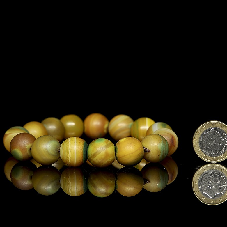 Fifteen-bead agate bracelet, Qing dynasty