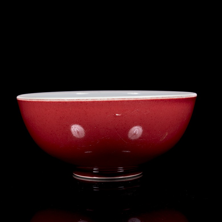 Large red glazed porcelain bowl, Qing dynasty