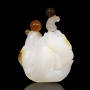 Agate snuff bottle 'Fish', Qing dynasty, Qianlong