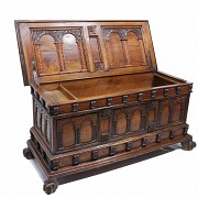 Catalan bridal chest, walnut wood, 17th century