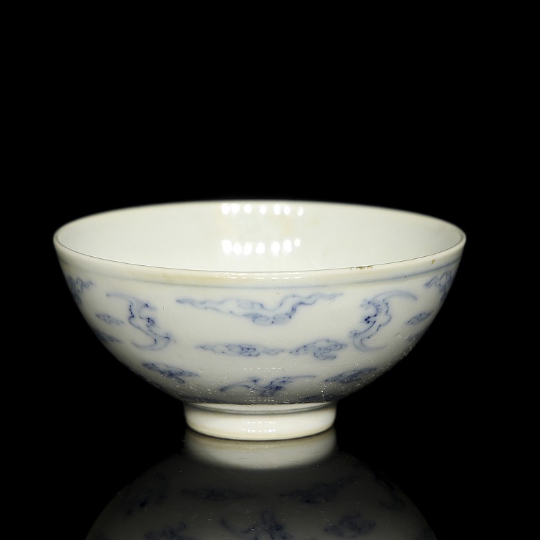 Small porcelain cup ‘Bats’, with Yongzheng mark