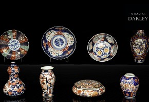 Group of Japanese Imari porcelain