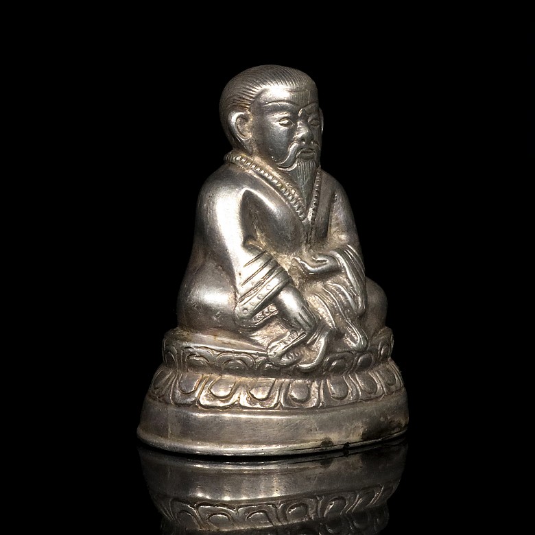 Pequeña figura budista de plata, dinastía Qing