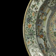 Large porcelain bowl ‘Palace Scenes’, Qing dynasty