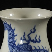 Blue-and-white porcelain vase ‘Landscape with dragon’, Qing dynasty