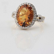 18k yellow gold ring with citrine and diamonds.