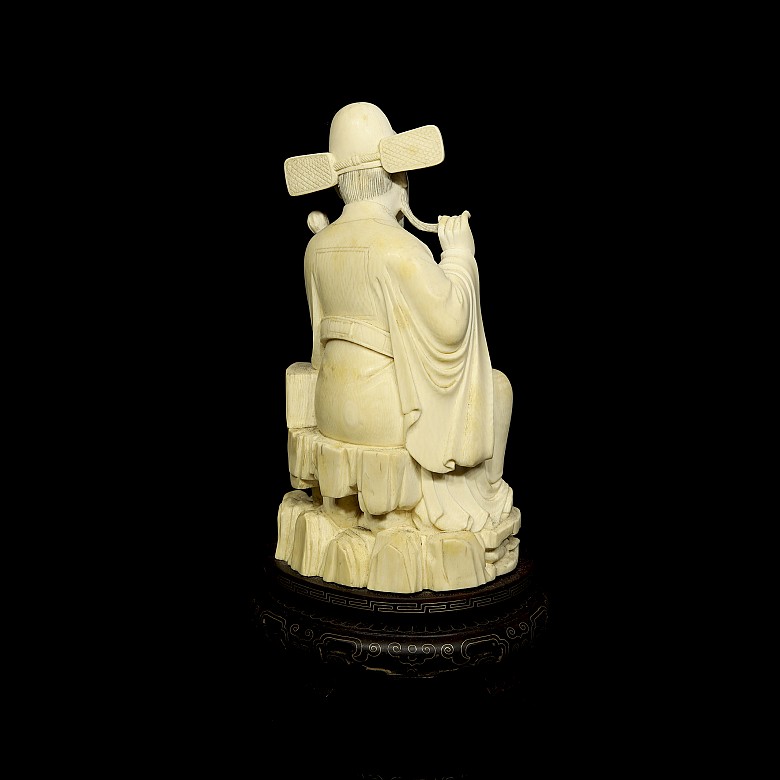 Carved ivory figure ‘Elderly man’, early 20th century