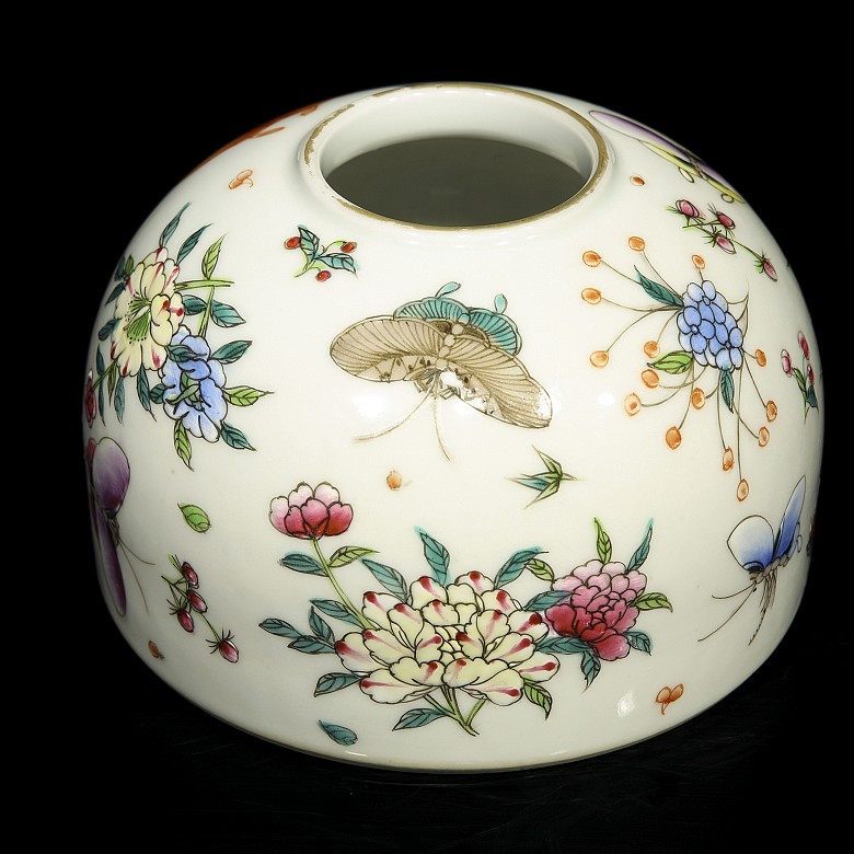 Porcelain enameled jar, early 20th century